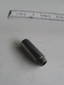 картинка Направляющая выпускного клапана