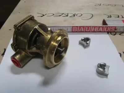 картинка Помпа водяная F4B-9 16 на Lombardini